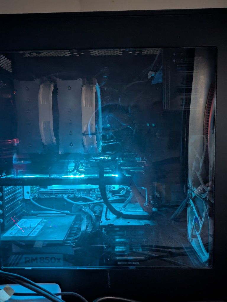 Full PC Full Tower Case. I 9-10850k - Hellhound 7900xtx -