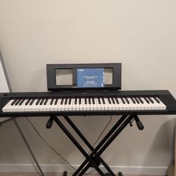 Yamaha NP32 Portable Digital Piano (Black) & Accessories 