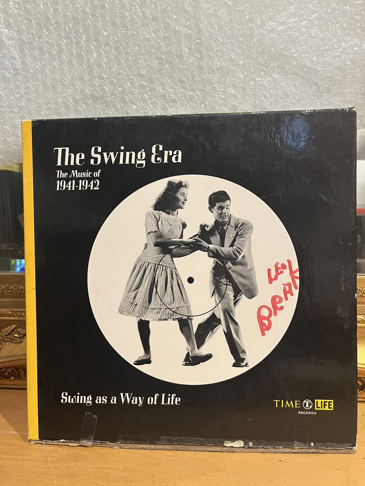 VTG THE SWING ERA "The Music Of 1(contact info removed)"  3 LP Box Set  64 Pg. Book ~Time Life