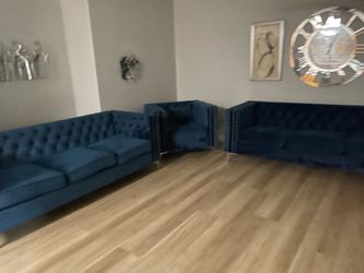 MODERNS COUCH SET