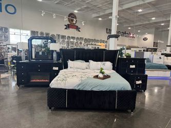 4- pieces Black King & Queen size Bedset