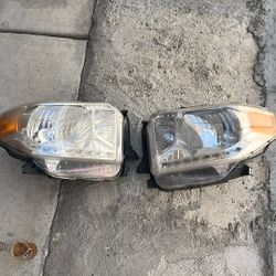 Headlight For Toyota Tundra 
