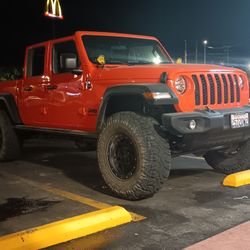  Jeep Gladiator