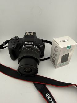 Canon EOS R100 15-45mm lens w battery + charger