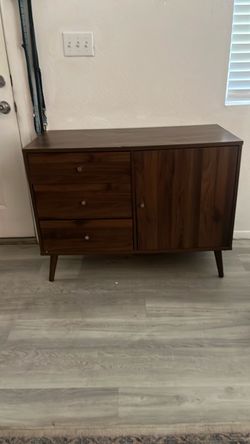 Storage cabinet
