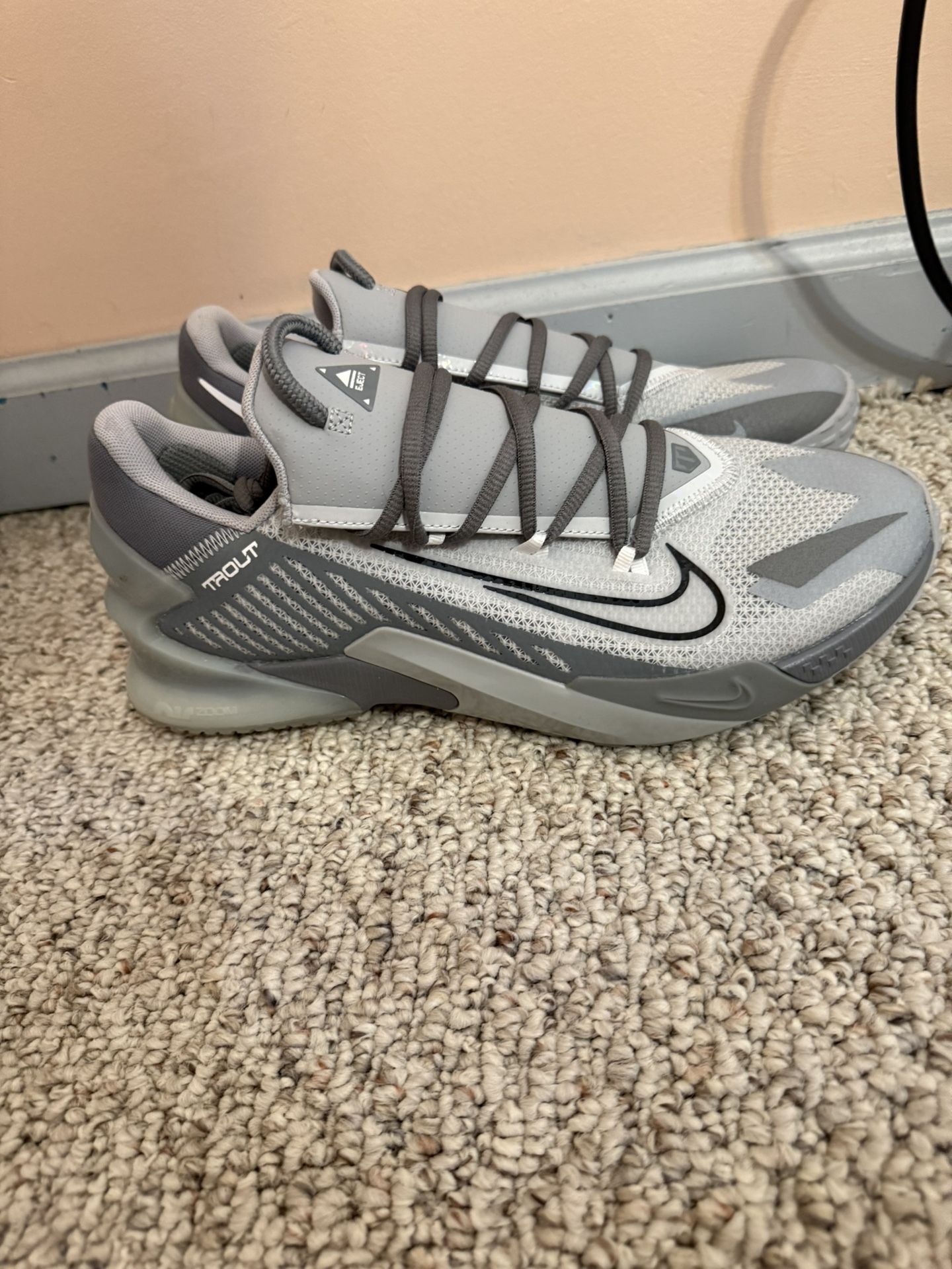 Brand New Nike Force Zoom Trout 8 Turfs Size 9.5