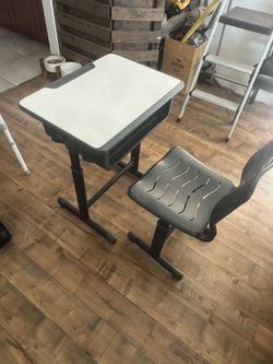 Kids Desk Adjustable Desk Height