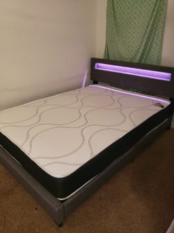 NEW Full-Size MATTRESS and BOX SPRING. Bed frame not included👍