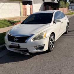 Nissan Altima 2013 