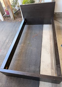 Twin bed