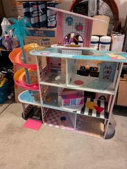 Lol doll house with accessories and dolls