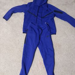 Blue Nike Tech Never Worn