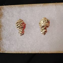 10k Nugget Earrings 