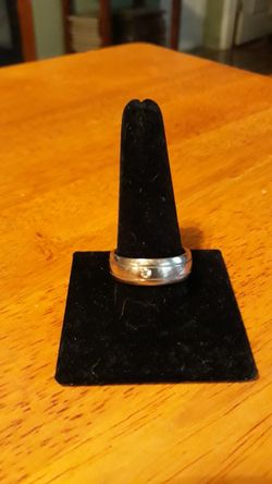 Used man's diamond wedding ring
