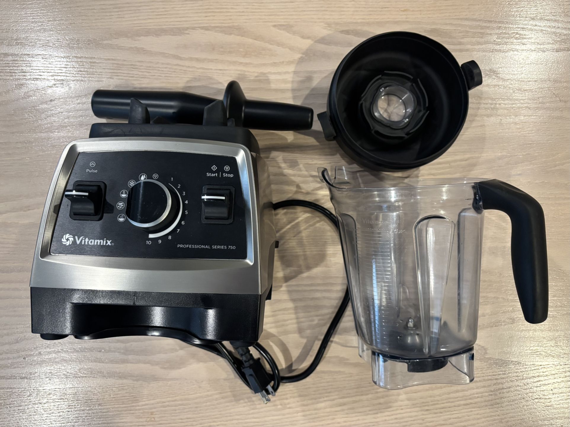 Vitamix Professional 750 Stainless Blender