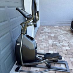 Horizon Club Series Elliptical - Please Make Offer!