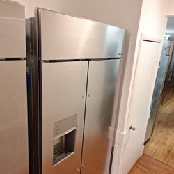 Dacor Refrigerator And Freezer 42" Inch Side By Side 