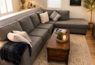 Beautiful Gray Sectional Sofa - Clean & Comfortable