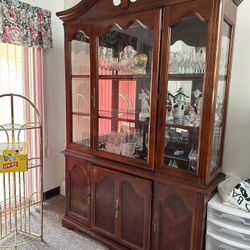 China cabinet 