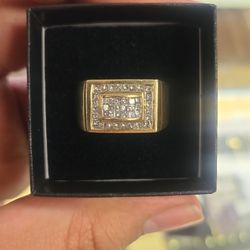 14k 17.5 Gram Diamond Ring 