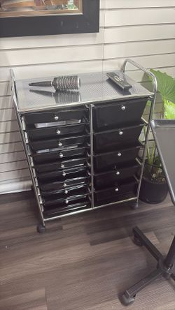 only Used Once ! Organizer For salon