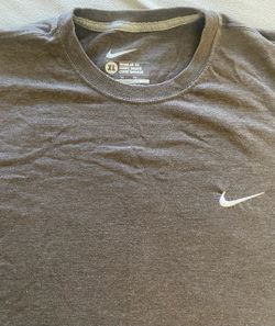 Nike Men's Gray Crew Neck T-Shirt - Size XL - Excellent Condition - Clean