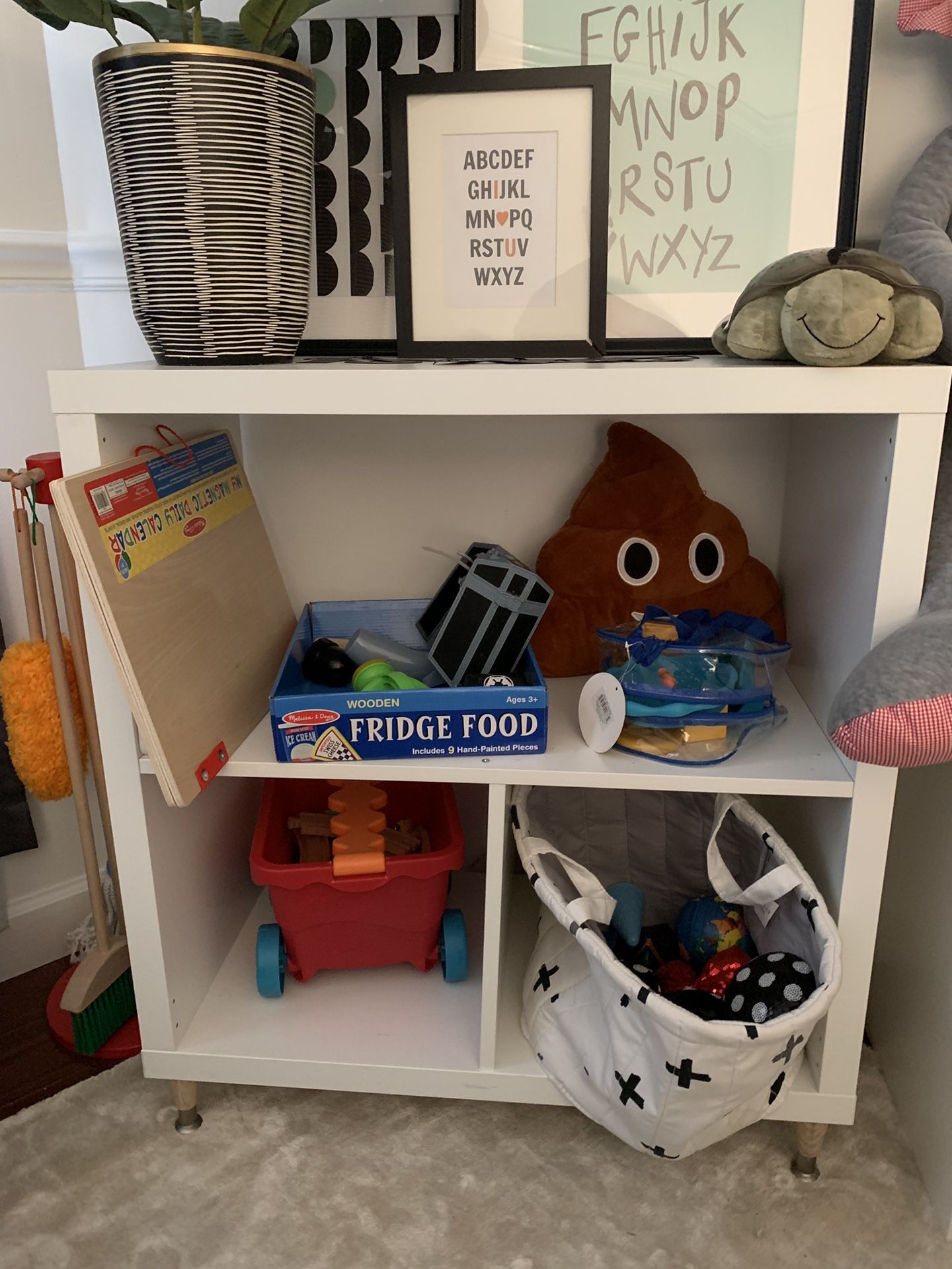 Kids book shelf