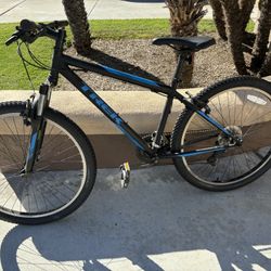 Trek Mountain Bike 820, 21 Speed, Great Condition.