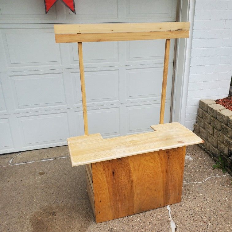 Kids Business Stand. Delivery Available.