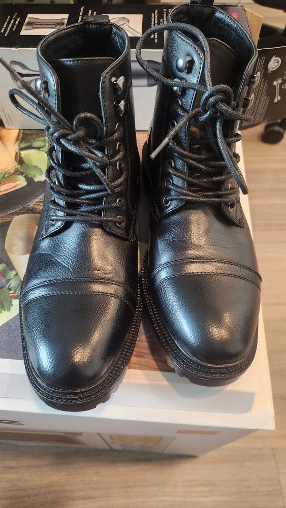 Perry Ellis Black Dress Boots 8.5 Mens