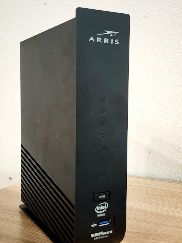 Arris Surfboard Router Modem 