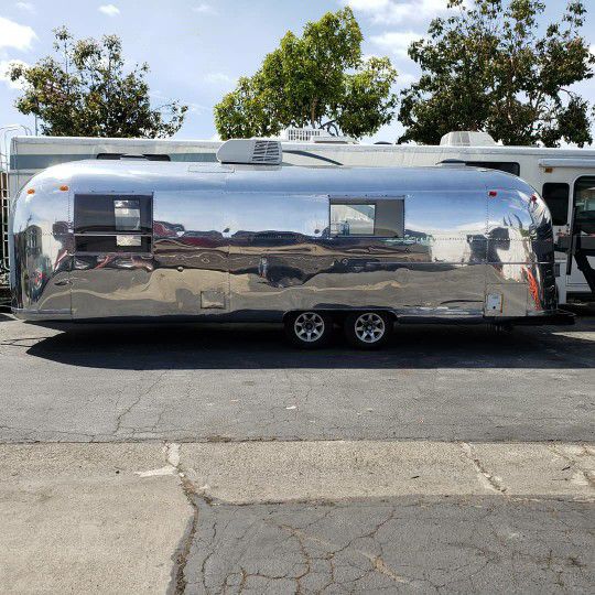 Photo Airstream trailer For Sale
