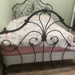 Queen bedroom set