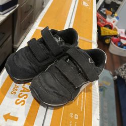 Pumas Size 5 Toddler
