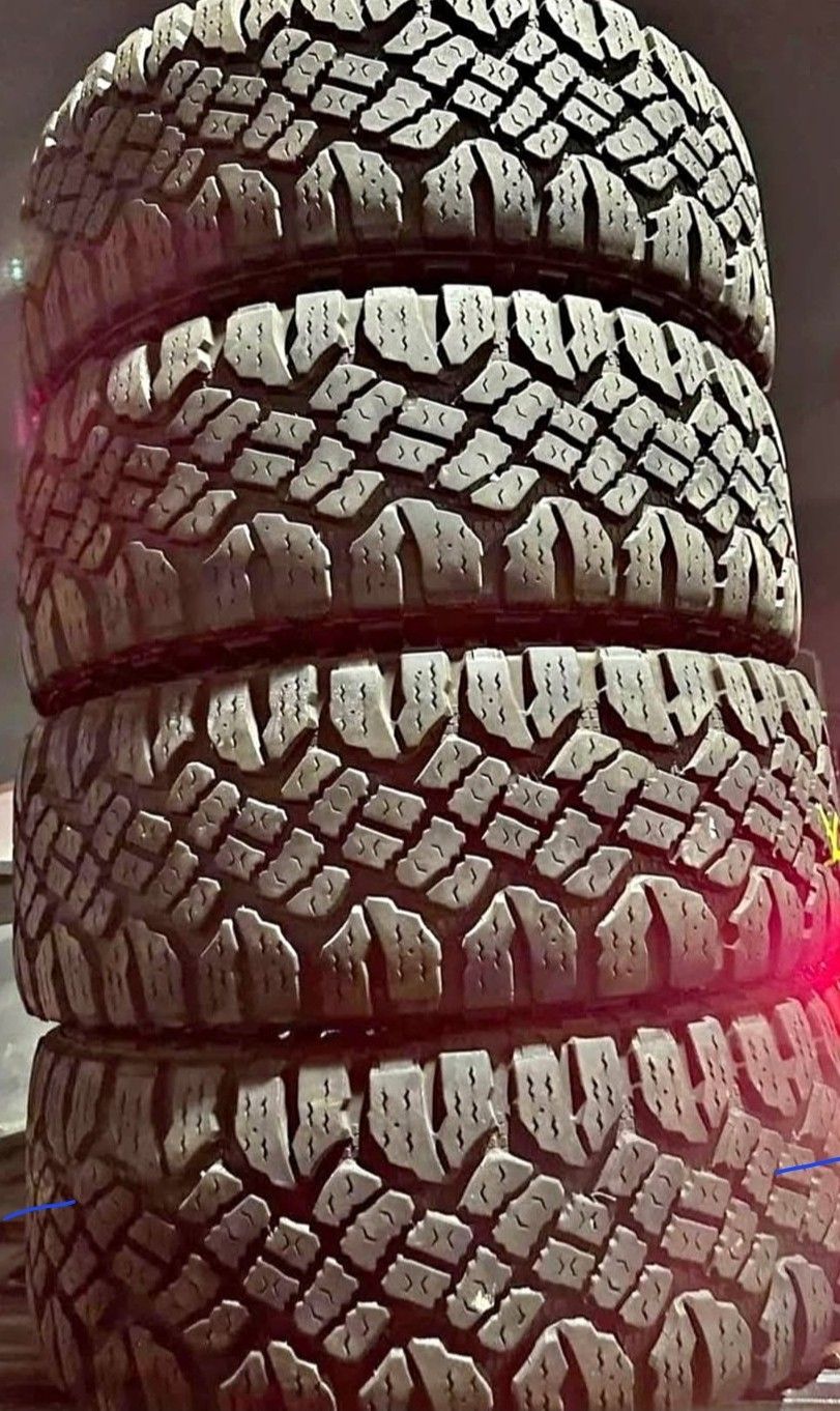 285 75 18 Goodyear Tires Con 80% De Vida Las 4tires