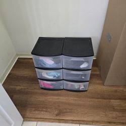 3 drawer bins.