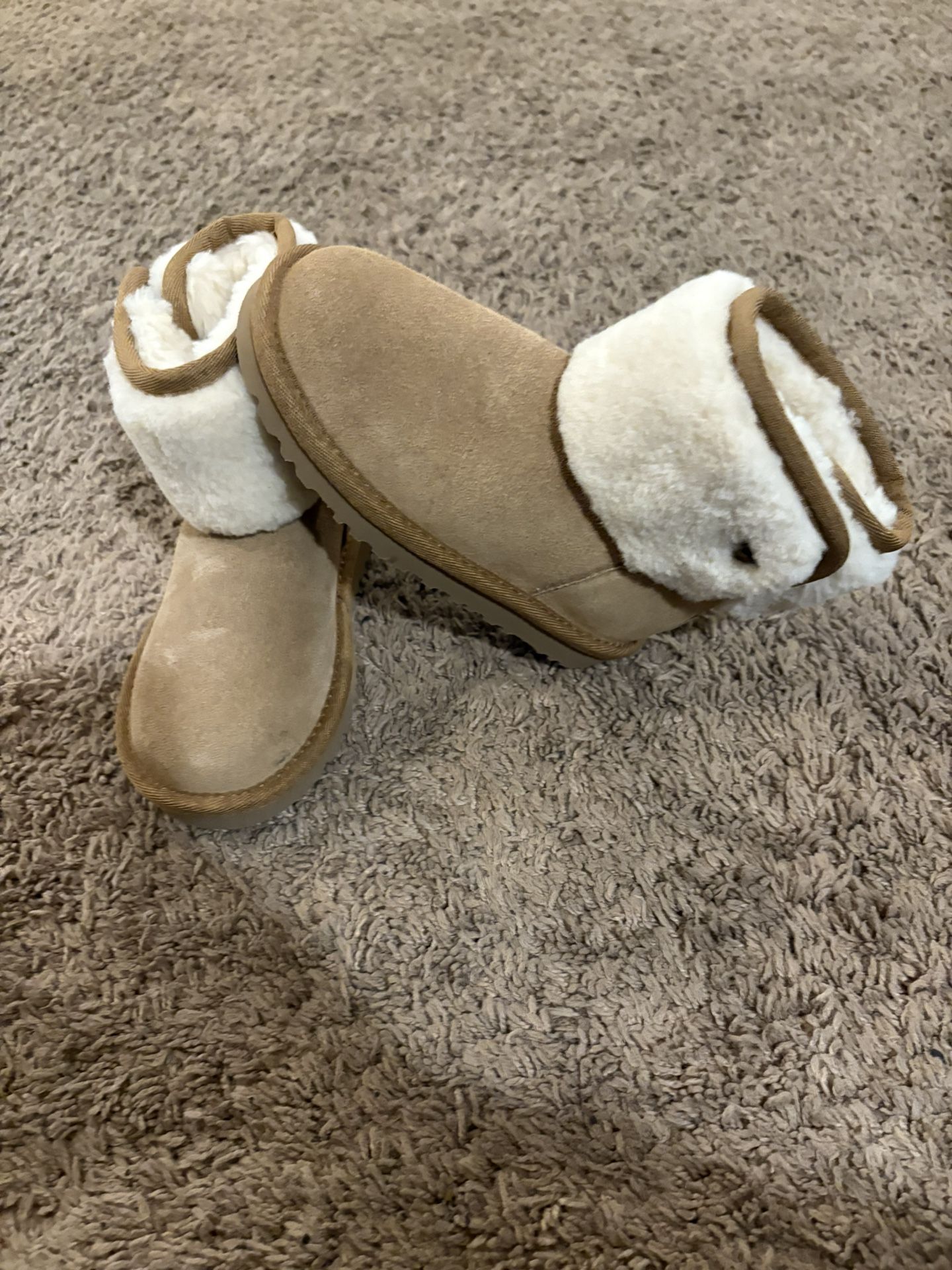 Girls Uggs Size 10c