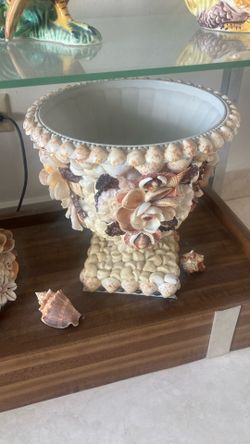 Shell Artist Crafted Object D’arte