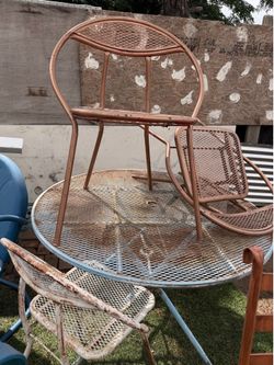 Vintage foldable saltarine patio set