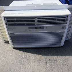 Very Good Condition Frigidaire Air Conditioner 