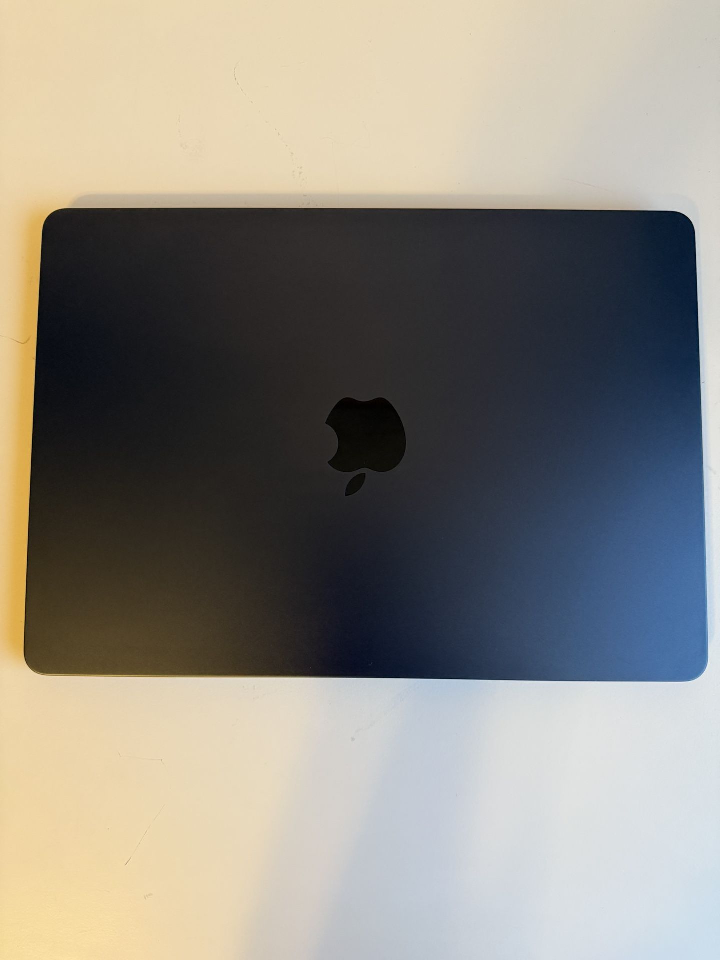 Mac book air 13.6-inch. Midnight color