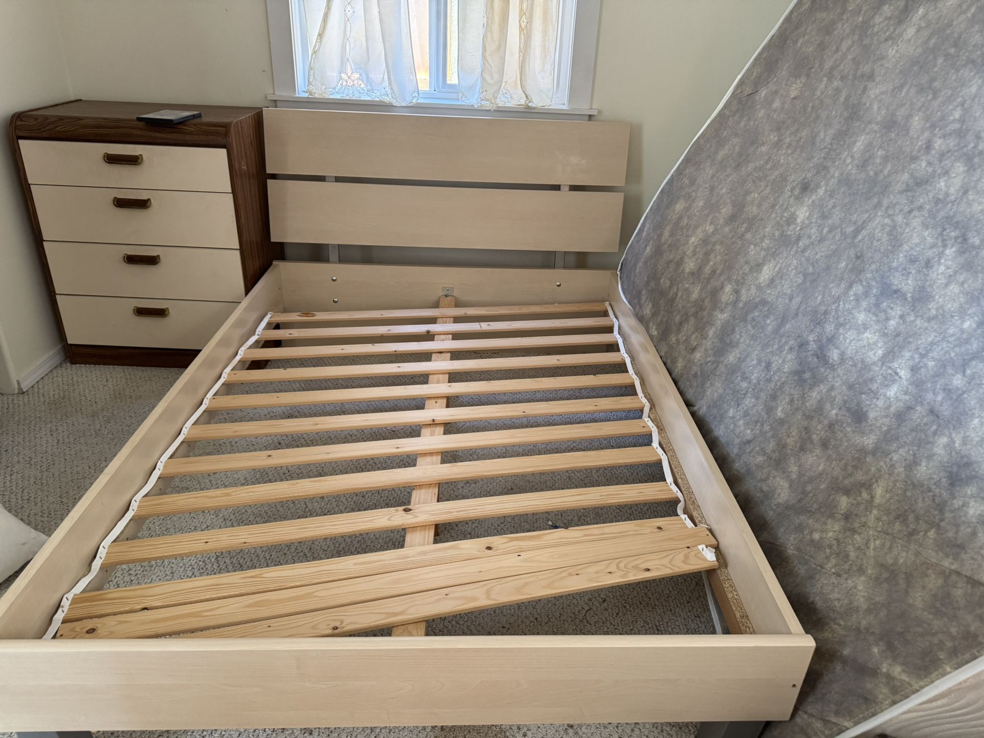 Wood Bed Frame – Full Size (Slats Included)