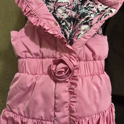 Lilly Pulitzer Girls Vest.  Size 8-10 Not Free Message For Price