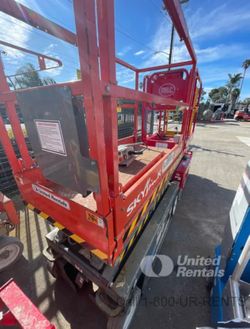 2017 Skyjack 19/32 Scissor Lift