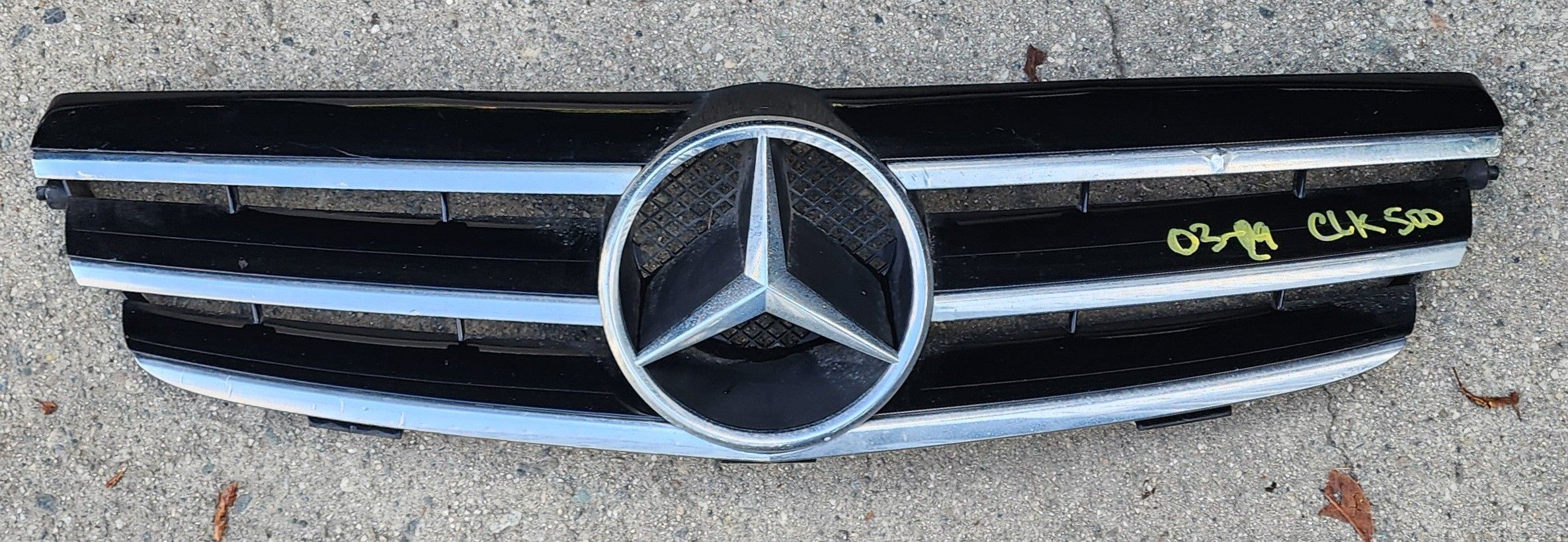 2003 2004 2005 2006 2007 2008 MERCEDES BENZ CLK 500 FRONT BUMPER GRILL GRILLE