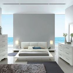 Brand New White Modern Style 6pc Queen Size Bedroom Set 