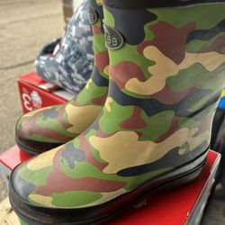 Kids 11c Rain boots 