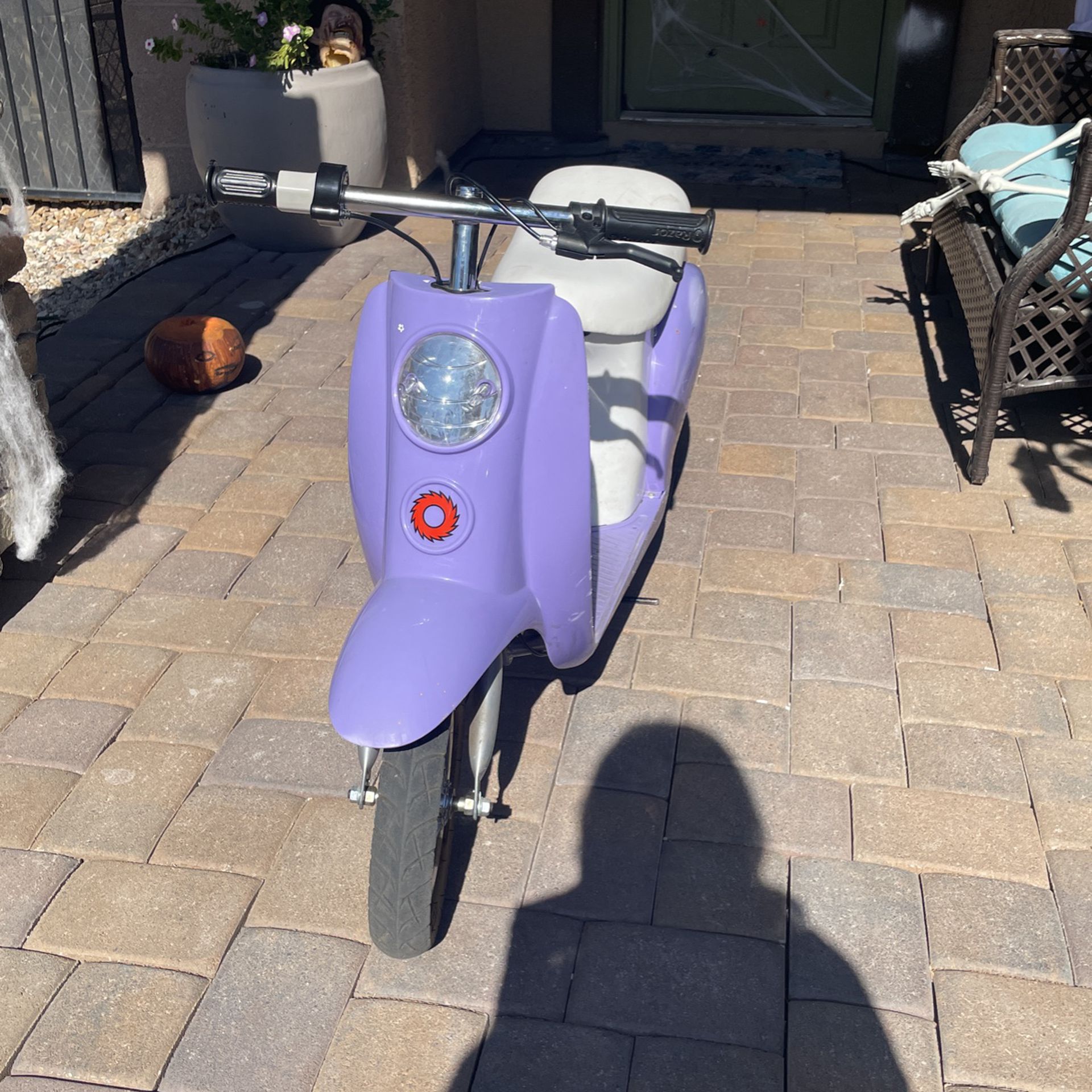 Razor Purple Moped(For Kids)