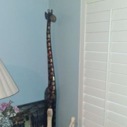 2 wooden giraffe 