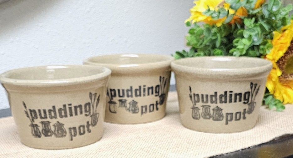 Vintage Moira English Stoneware Pudding pot.